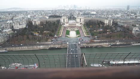 vista de paris desde el segundo piso de la torre eiffel