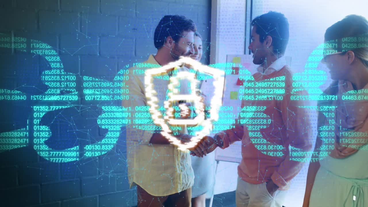 animación de números que forman una cadena de bloques y un candado en el escudo, diversos compañeros de trabajo estrechando la mano