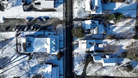 Birds-eye-view-looking-down-on-a-straight-road