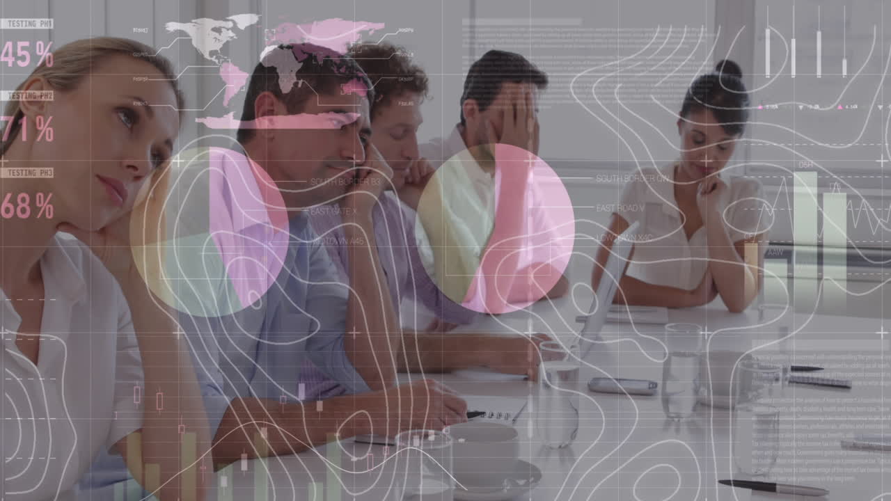 procesamiento de datos estadísticos, topografía sobre un grupo cansado de diversos empresarios en la sala de reuniones