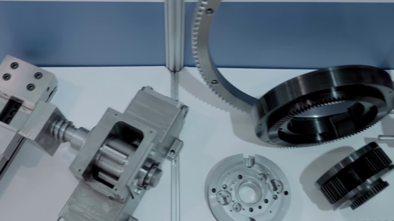 새로운 금속 기어 랙, 부품 및 조립의 정확한 움직임을위한 기어 링