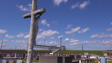 A-cemetery-or-graveyard-in-Louisiana-exists-adjacent-to-a-huge-petrochemical-plant-14