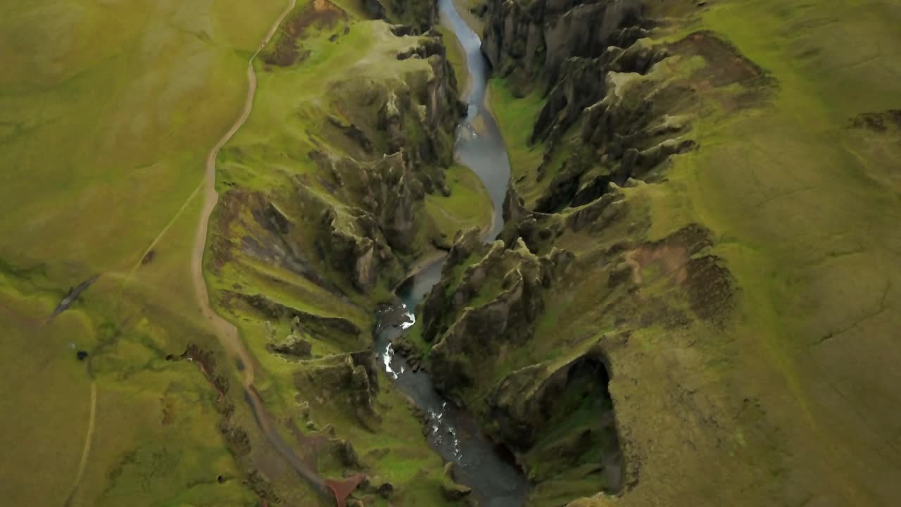 아이슬란드 의 한 협곡 의 공중 사진