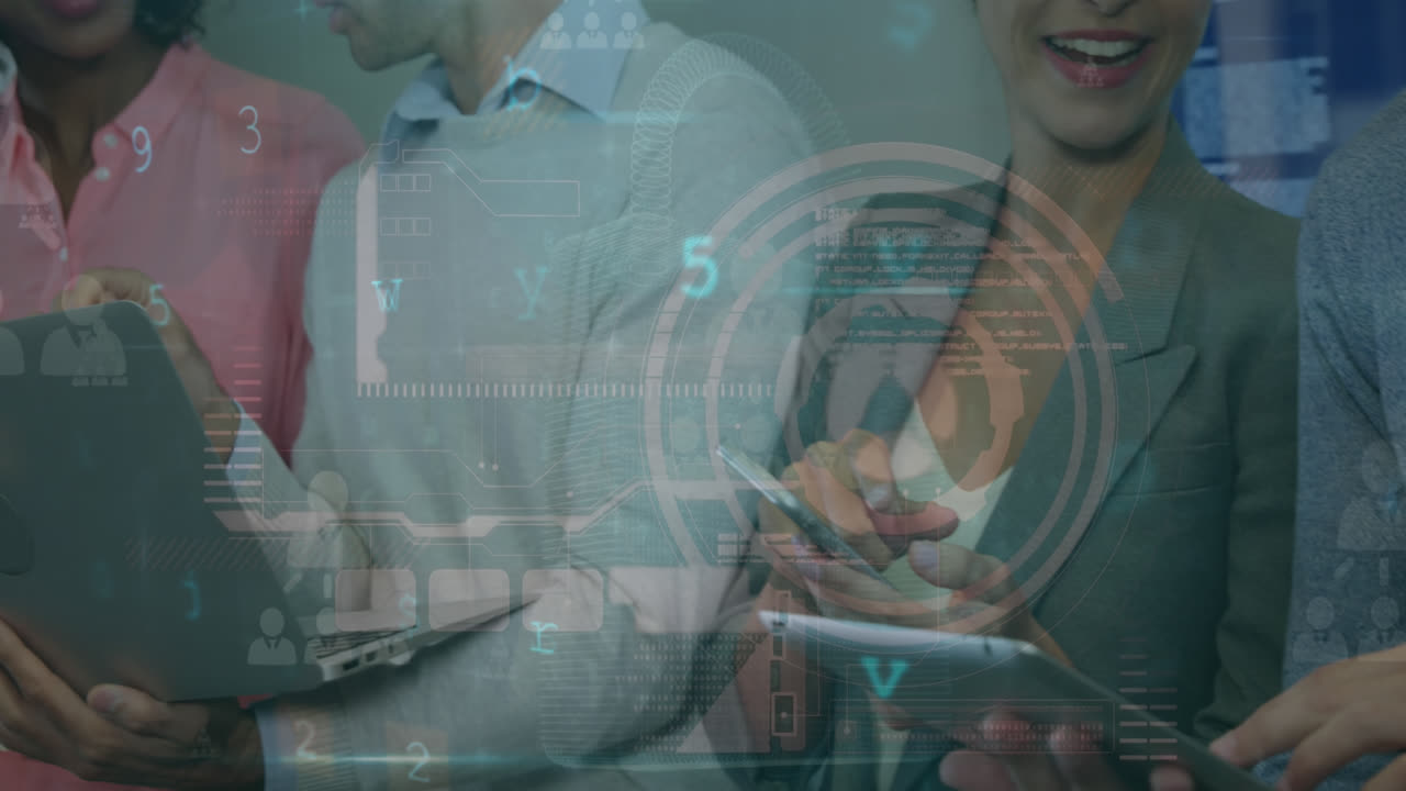 animación de letras, números, símbolos, texto y reactor de arco, diversos compañeros de trabajo discutiendo informes