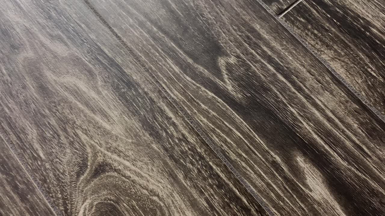 baldosas interiores modernas: piezas recién instaladas