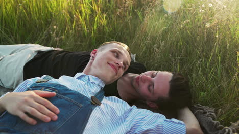 couple kissing on a romantic date outdoors