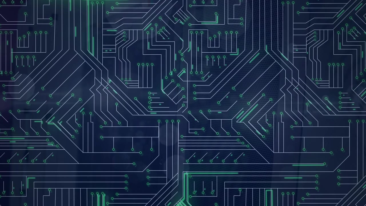 Animación de desenfoques de luz en movimiento sobre una placa base de ordenador procesando datos