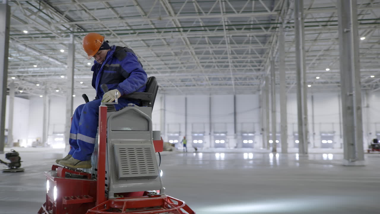 construcción del piso del almacén