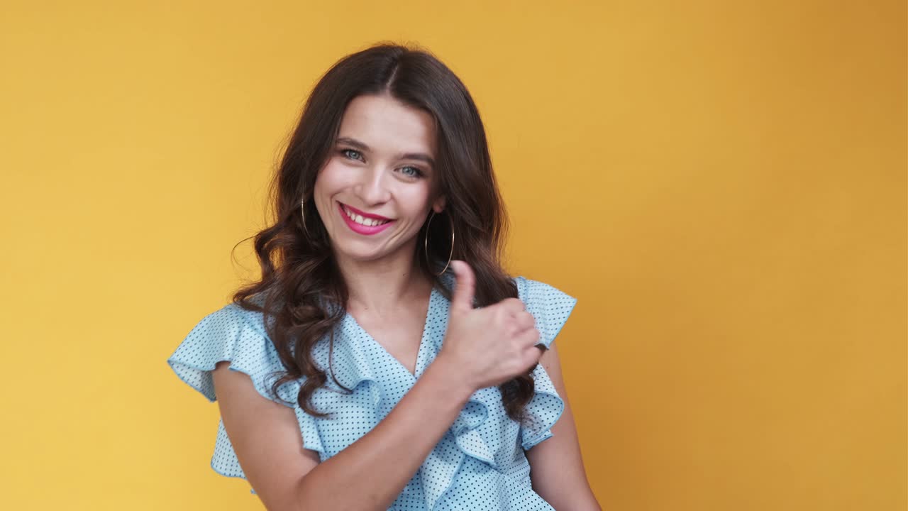 super como meme mujer señal de apoyo feliz