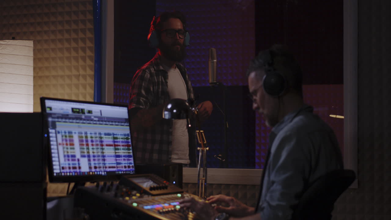 sesión de grabación en un estudio de música profesional