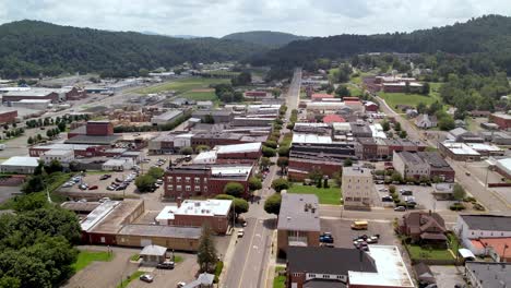 alta antena sobre galax virginia en 4k