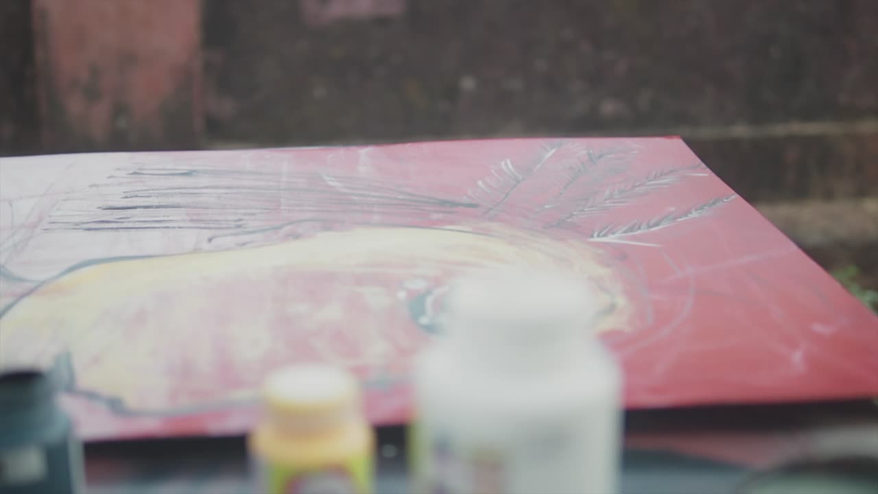 travelling lento revela una pintura de un