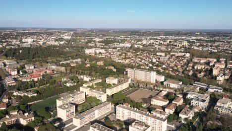 Barrio-De-Bellas-Artes-En-Montpellier-Vista-Aérea-De-Drones-Casas-Y-Edificios