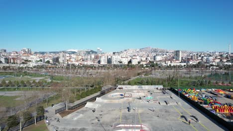 Jardín-Público-En-La-Ciudad