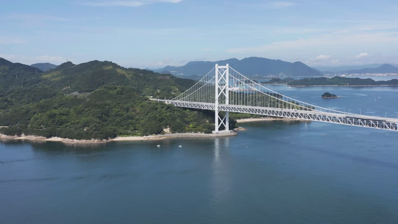 일본 시마나미 카이도 고속도로 교량의 4k 공중 전망