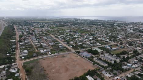 tomada de un avión no tripulado de brisas del este, un vecindario en la república dominicana