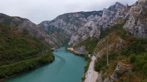 Bosnia-Cañón-Paisaje-Drone-Aéreo-3.mp4