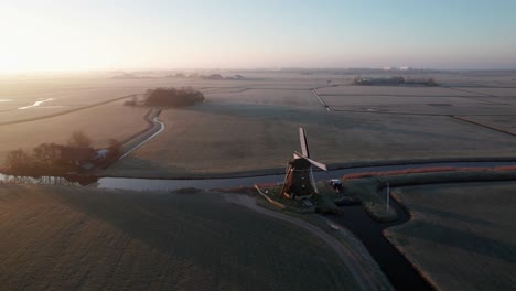 molen in het fries landschap bij cornwerd, sud west friesland.