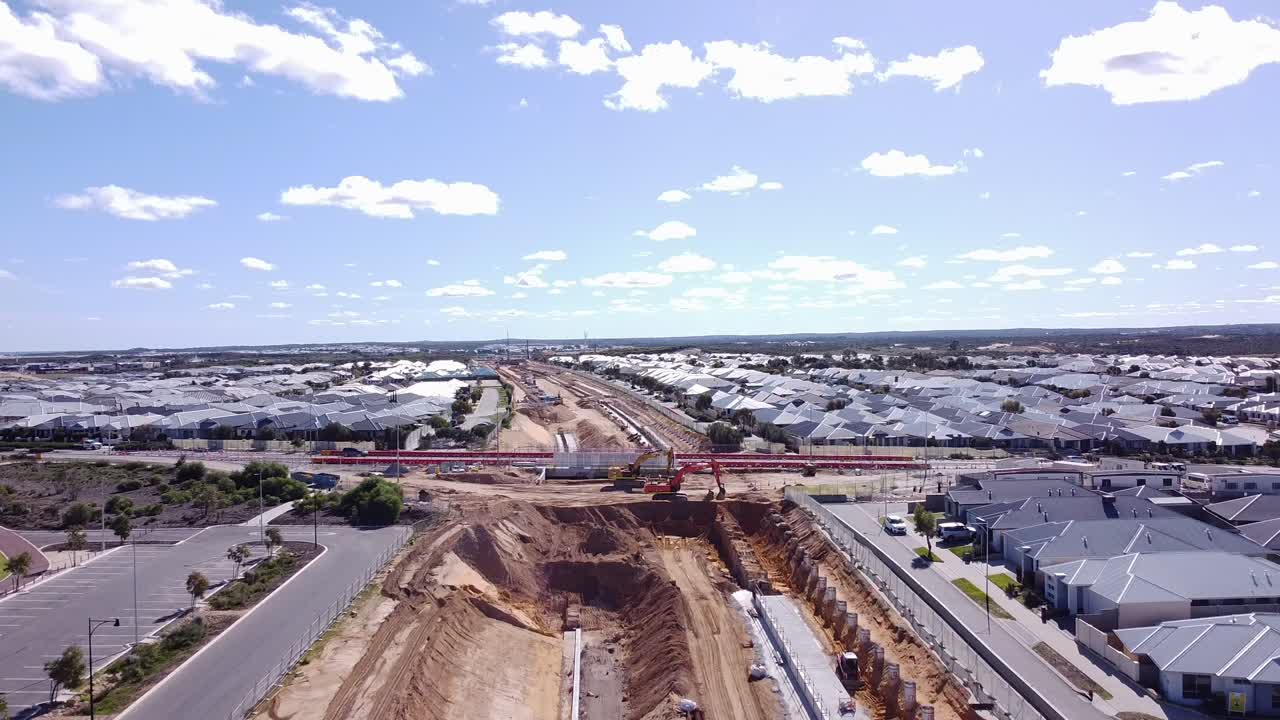 vista aérea de las obras de construcción, extensión ferroviaria de metronet yanchep perth