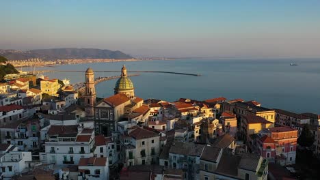 Drone-footage-of-the-town-of-Amalfi,-Italy