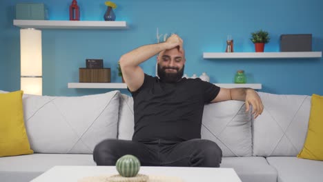 hombre enojado.