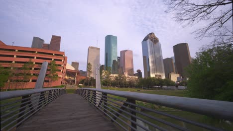dramatic slow motion of bridge over buffalo bayou, houston