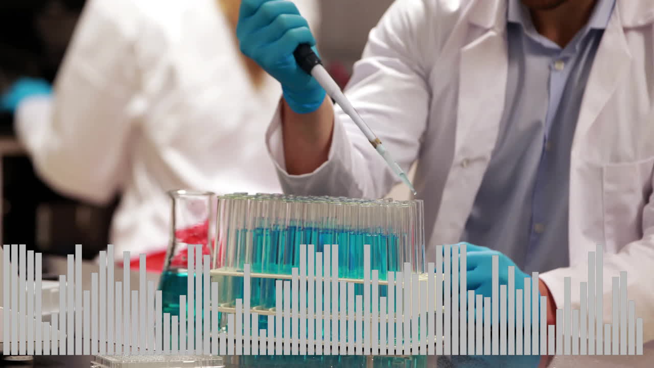 실험실에서 플을 채취하는 두 인종의 남성 과학자에 대한 다이어그램의 애니메이션