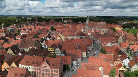 Ciudad-De-Dinkelsbuhl-En-Baviera,-Vista-Aérea-De-Drones-Del-Sur-De-Alemania