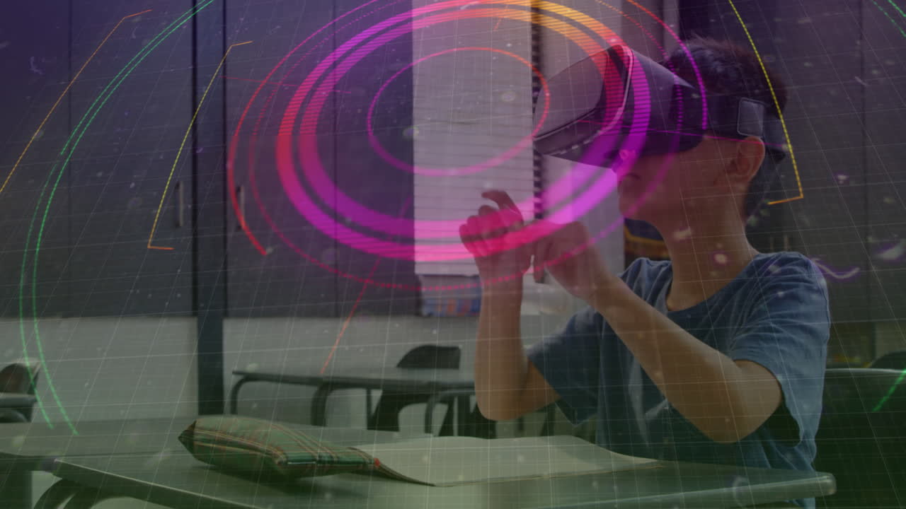 animación del escaneo del alcance sobre un escolar que usa auriculares vr y mueve las manos