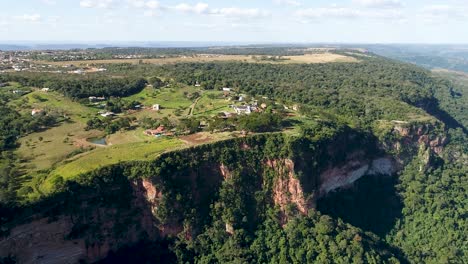 Panning-wide-of-peaceful-mountains-at-Chapada-dos-Guimaraes-at-Mato-Grosso-Brazil