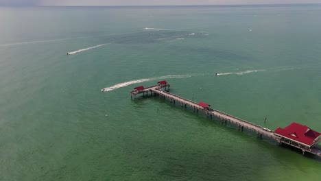 Muelle-En-Clearwater-Florida-En-Un-Día-Nublado