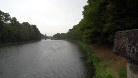 Elsterflutbett-Río-Lloviendo