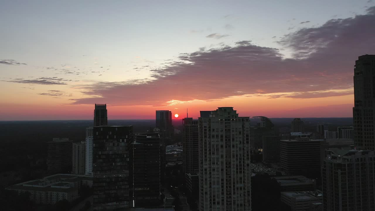 Amanecer vibrante temprano en el centro de Atlanta