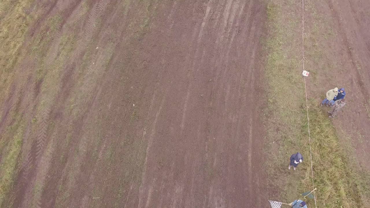 vista aérea de la carrera de pista de tierra