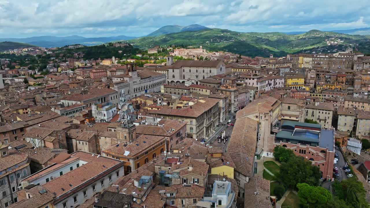 Vista aerea del borgo di Borgo XX Giugno e del Convento di San Domenico, Perugia, Provincia di Perugia, Italia