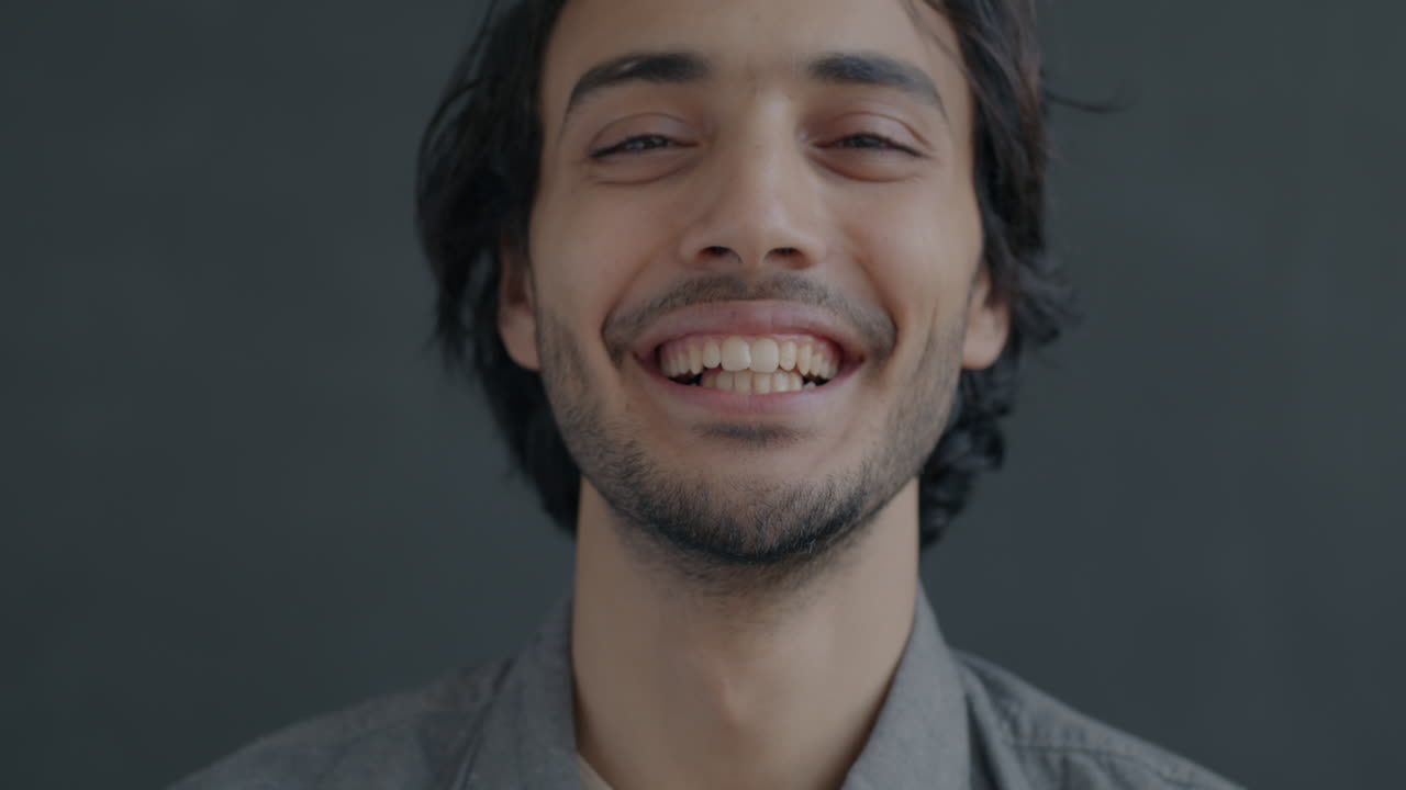 Retrato de un hombre sonriente