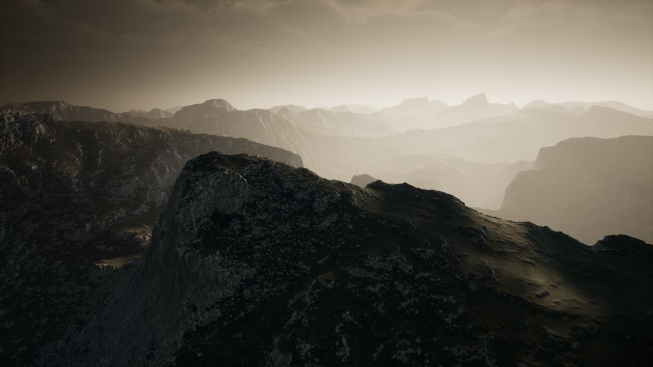 cielo dramático sobre los escalones de una montaña.