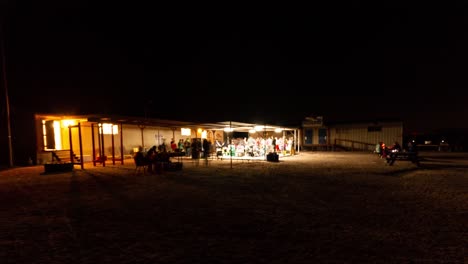 timelapse-people-hanging-out-at-night-outside_01