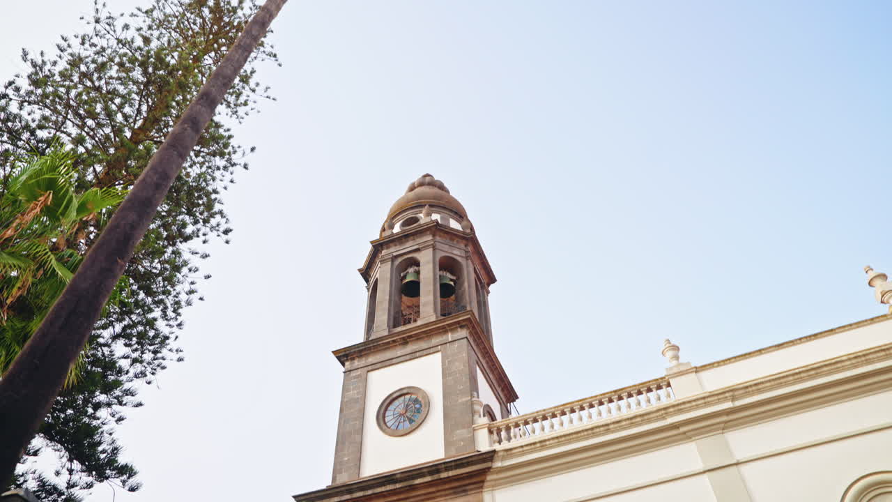 fotografía de cerca desde el exterior de la famosa iglesia de san cristóbal de la laguna en santa cruz de tenerife, islas canarias, españa.
