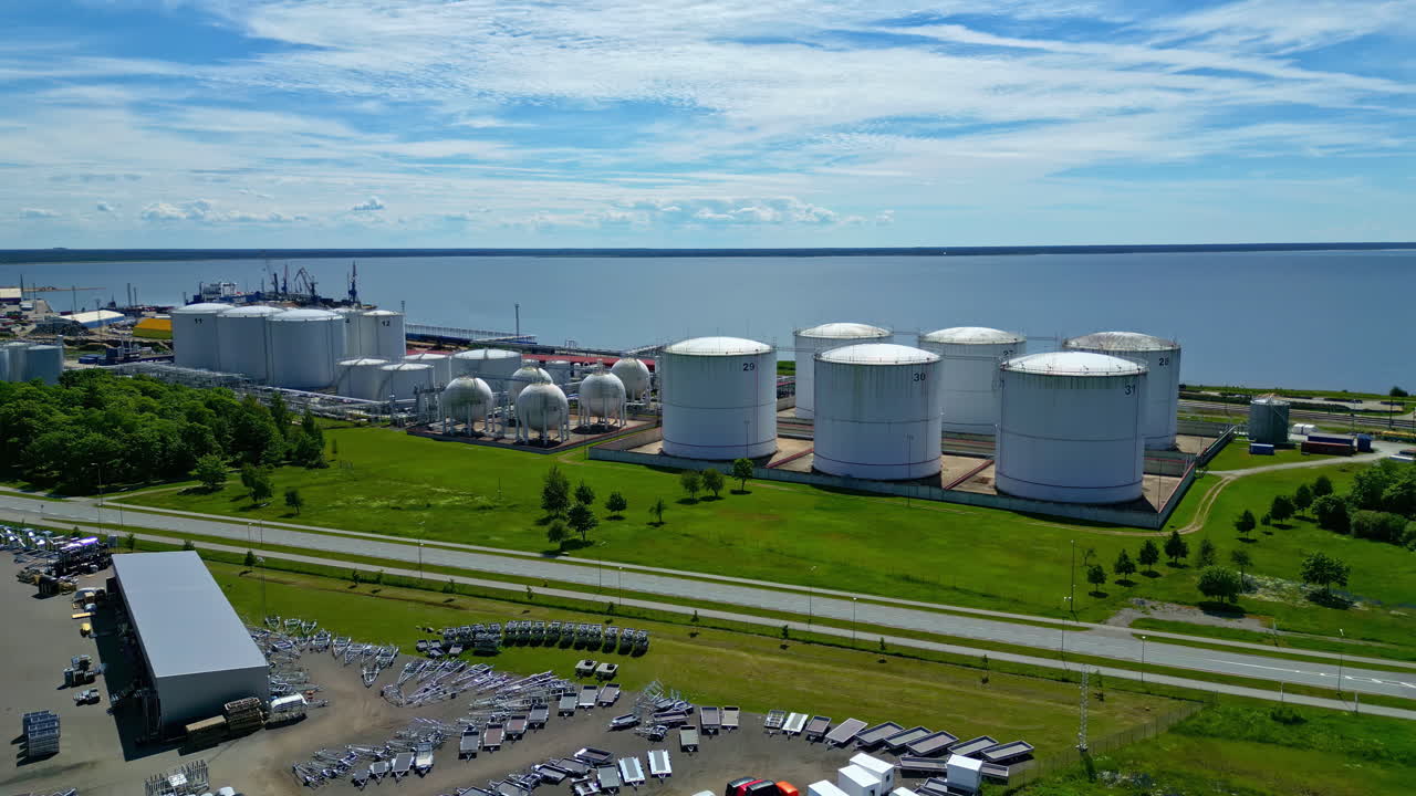 에스토니아의 물 방향으로 물 드론 비행에 대한 산업 연료 공급자 지역