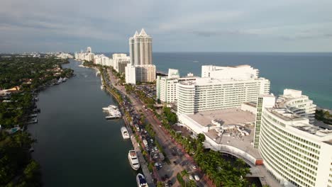 Fontainebleau-Hotel,-Miami-Beach,-Florida.-4K-aerial-shot