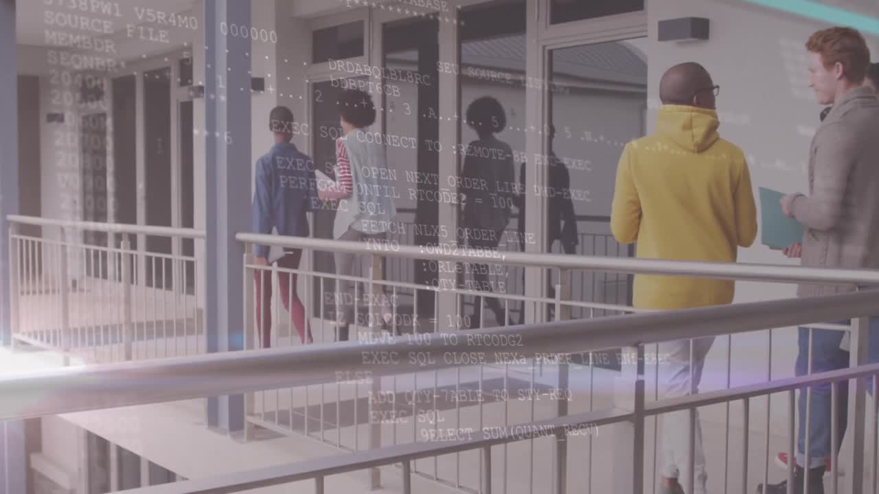 animazione dell'elaborazione dei dati su diversi uomini d'affari in ufficio