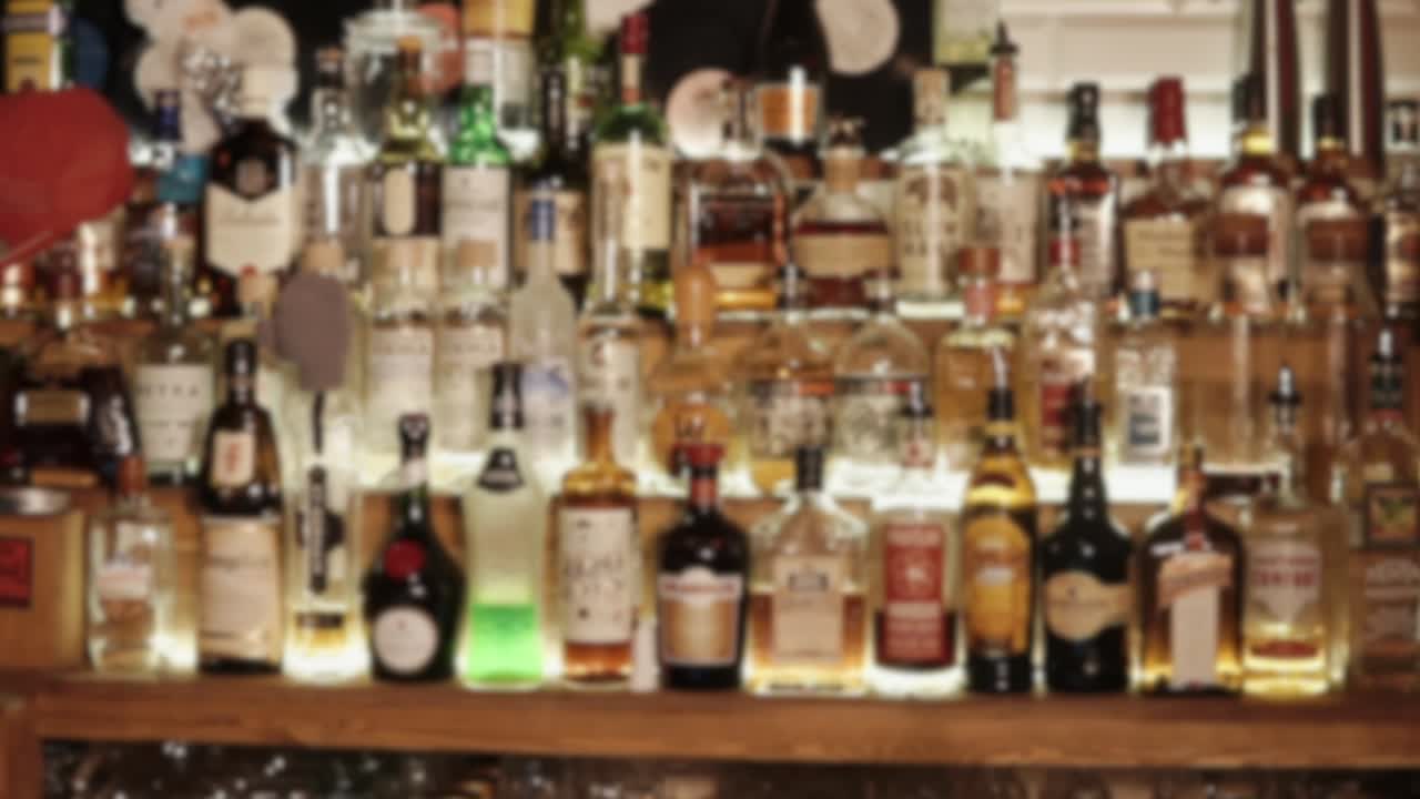 bar con varios licores