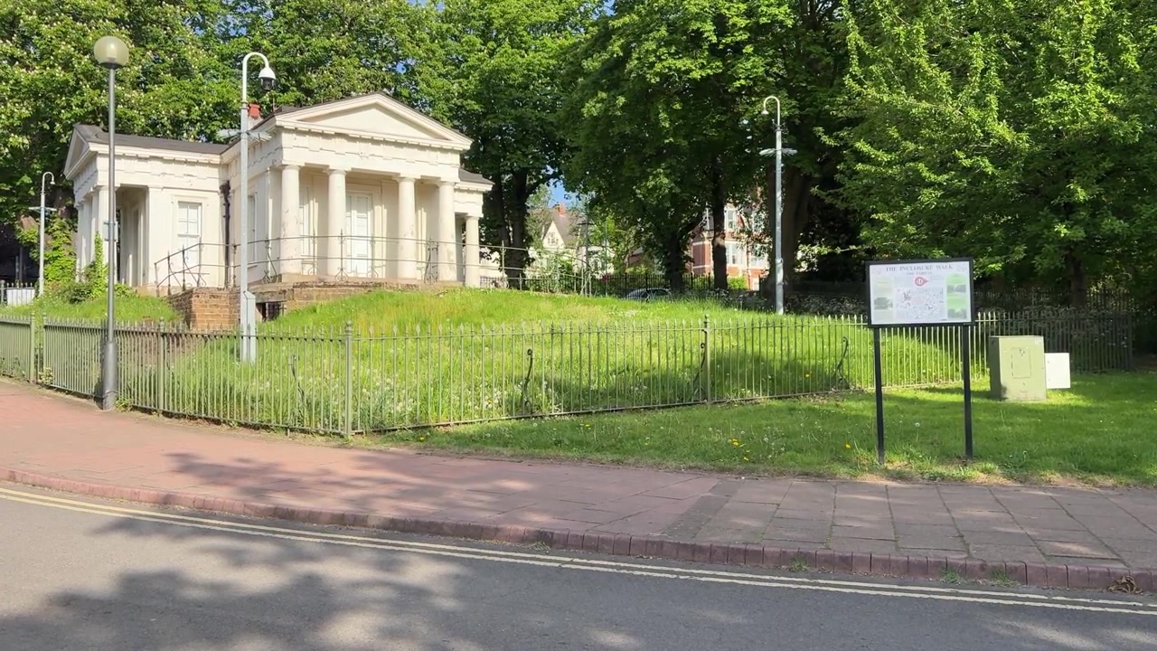 Eingangsansicht des Forest Recreation Ground in Nottingham, England. Öffentlicher Stadtpark in der Nähe von Forest Fields und Mapperley Park in den East Midlands, UK.