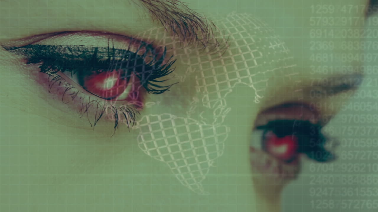 animación del procesamiento de datos sobre mujeres ojo en fondo verde