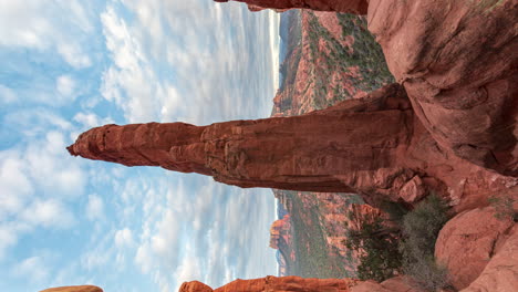 Vertical---Pinnacle-Of-Famous-Cathedral-Rock-In-Sedona,-Arizona