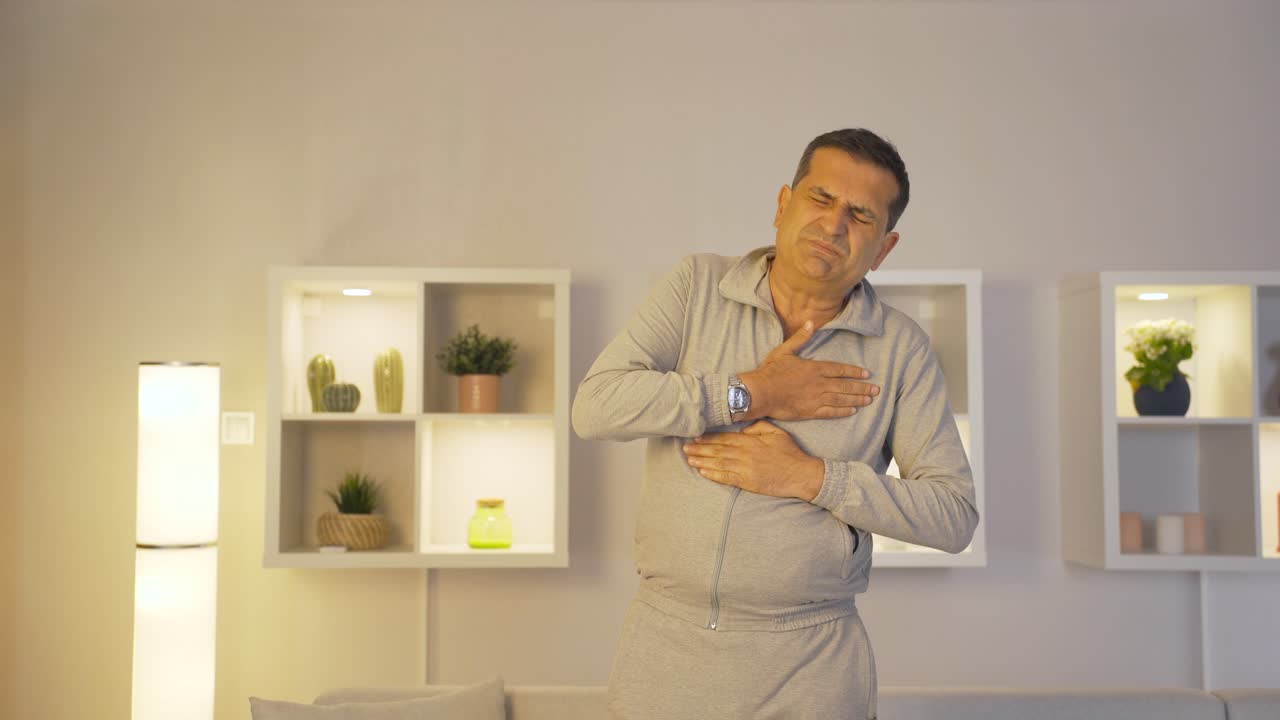 opresión en el pecho, problema cardíaco.