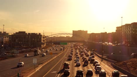 Tráfico-De-Hora-Pico-En-La-I-25-En-Denver,-Colorado