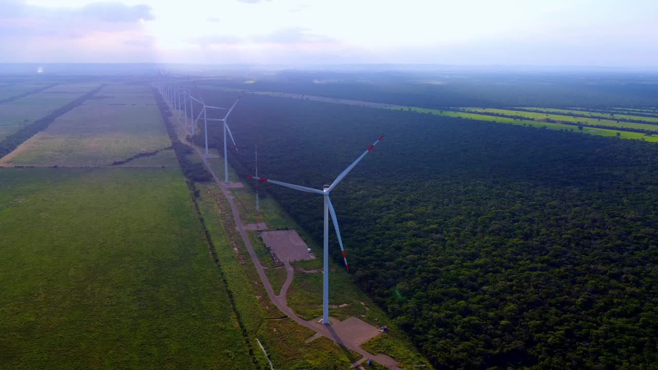 una vista de un parque de aerogeneradores llamado el dorado en santa cruz bolivia