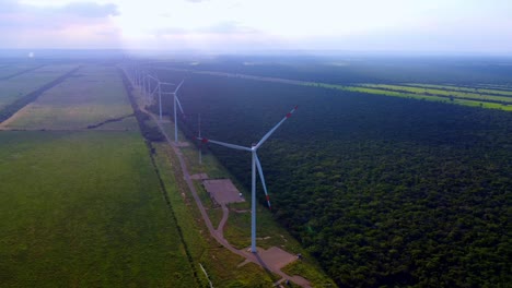 una vista de un parque de aerogeneradores llamado el dorado en santa cruz bolivia